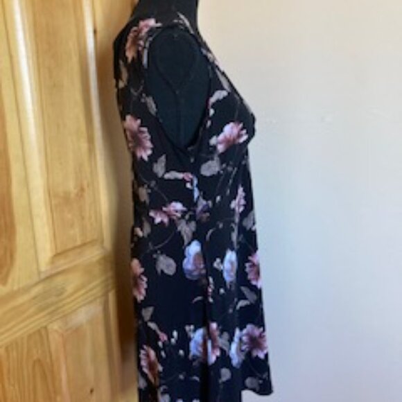 Short Flowery eclipse dress - Picture 3 of 4